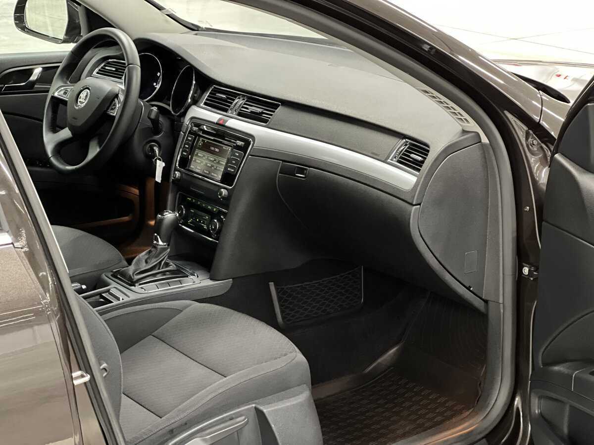 Б/У Шкода Суперб 2013 года. Фото: #10