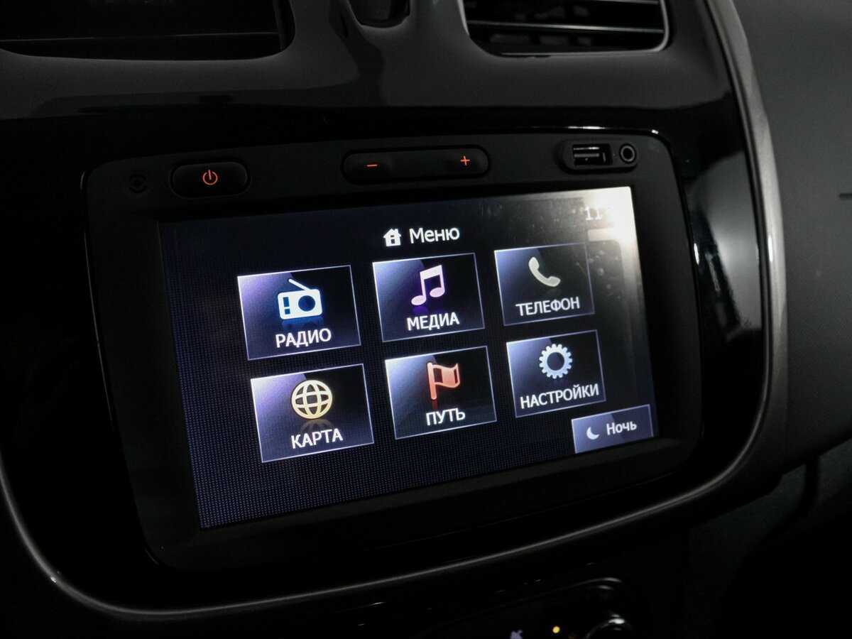 Б/У Рено Сандеро 2015 года. Фото: #14