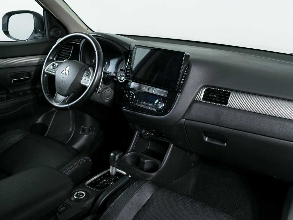 Б/У Митсубиши Оутлэндер 2013 года. Фото: #8