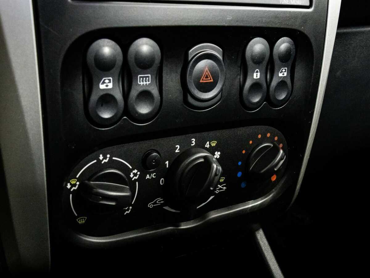 Б/У Ниссан Альмера 2016 года. Фото: #9