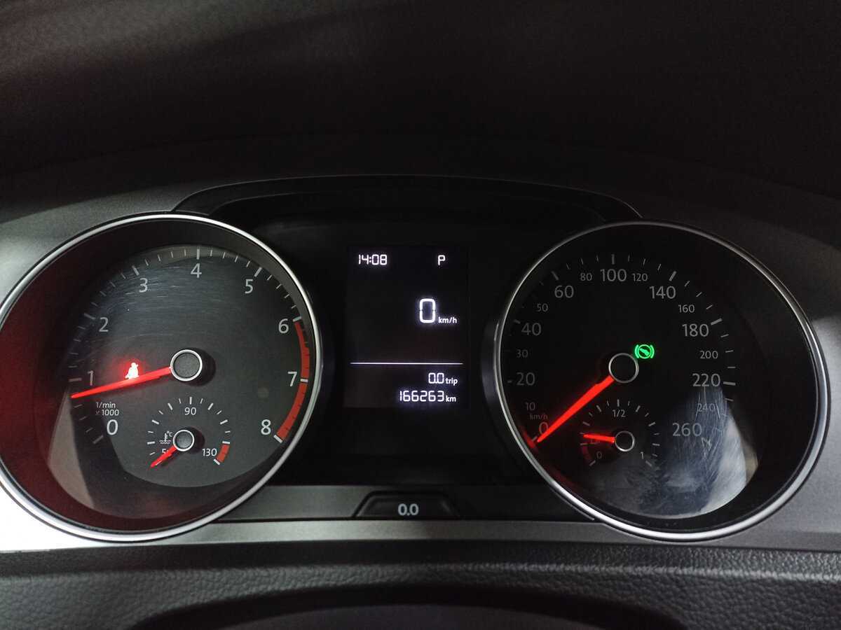 Б/У Фольксваген Гольф 2013 года. Фото: #12