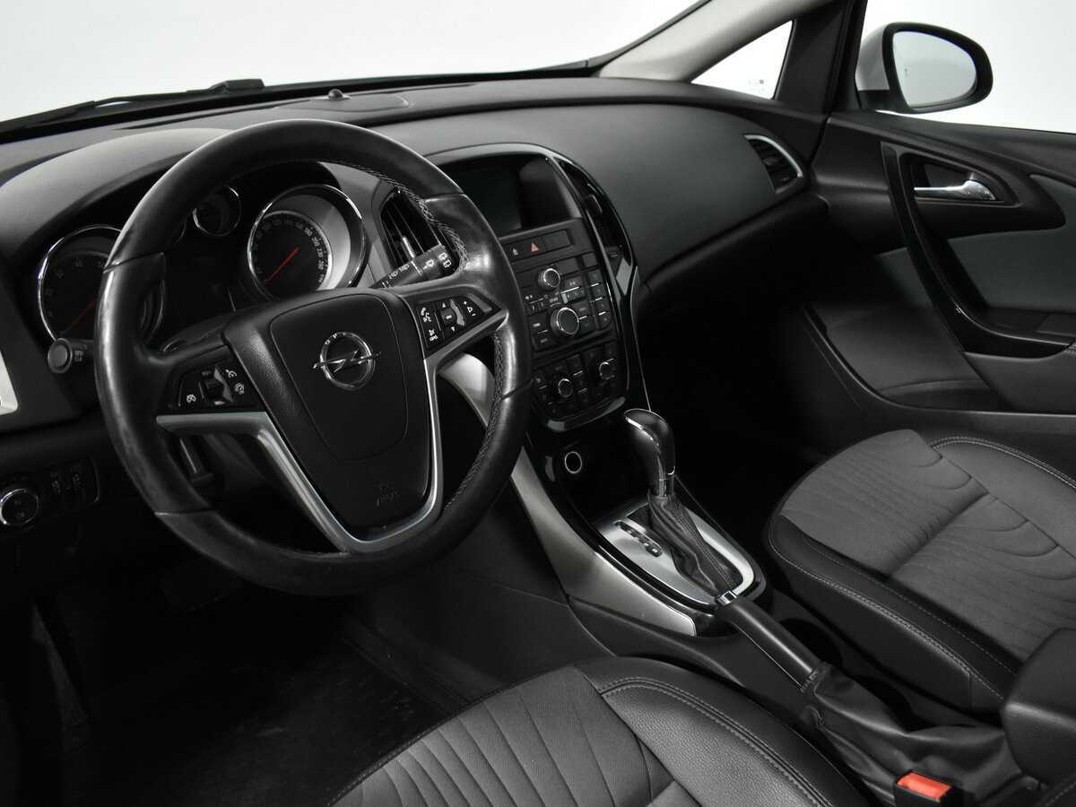 Б/У Опель Астра 2014 года. Фото: #8