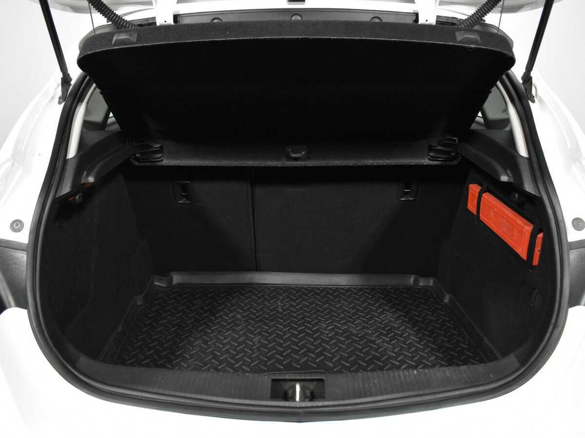 Б/У Опель Астра 2014 года. Фото: #13