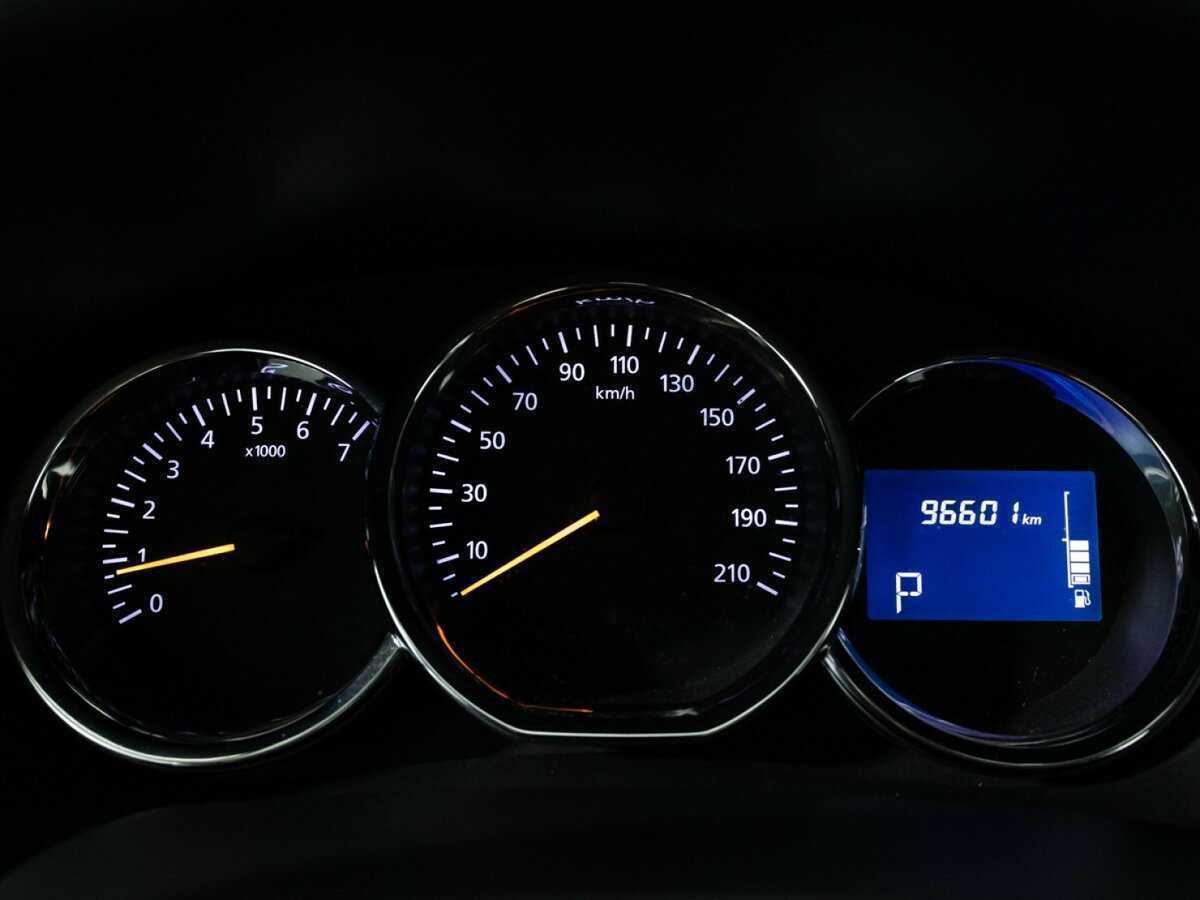 Б/У Рено Сандеро 2017 года. Фото: #11