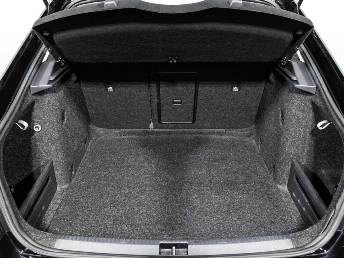 Б/У Шкода Октавия 2018 года. Фото: #14