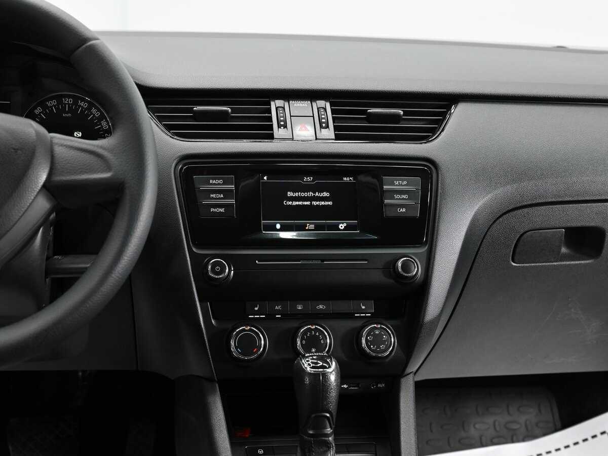 Б/У Шкода Октавия 2017 года. Фото: #8