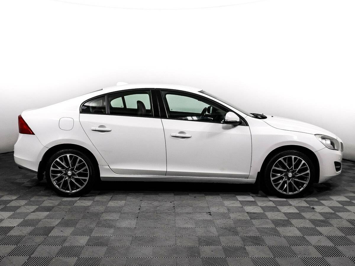 Б/У Вольво С60 2012 года. Фото: #3