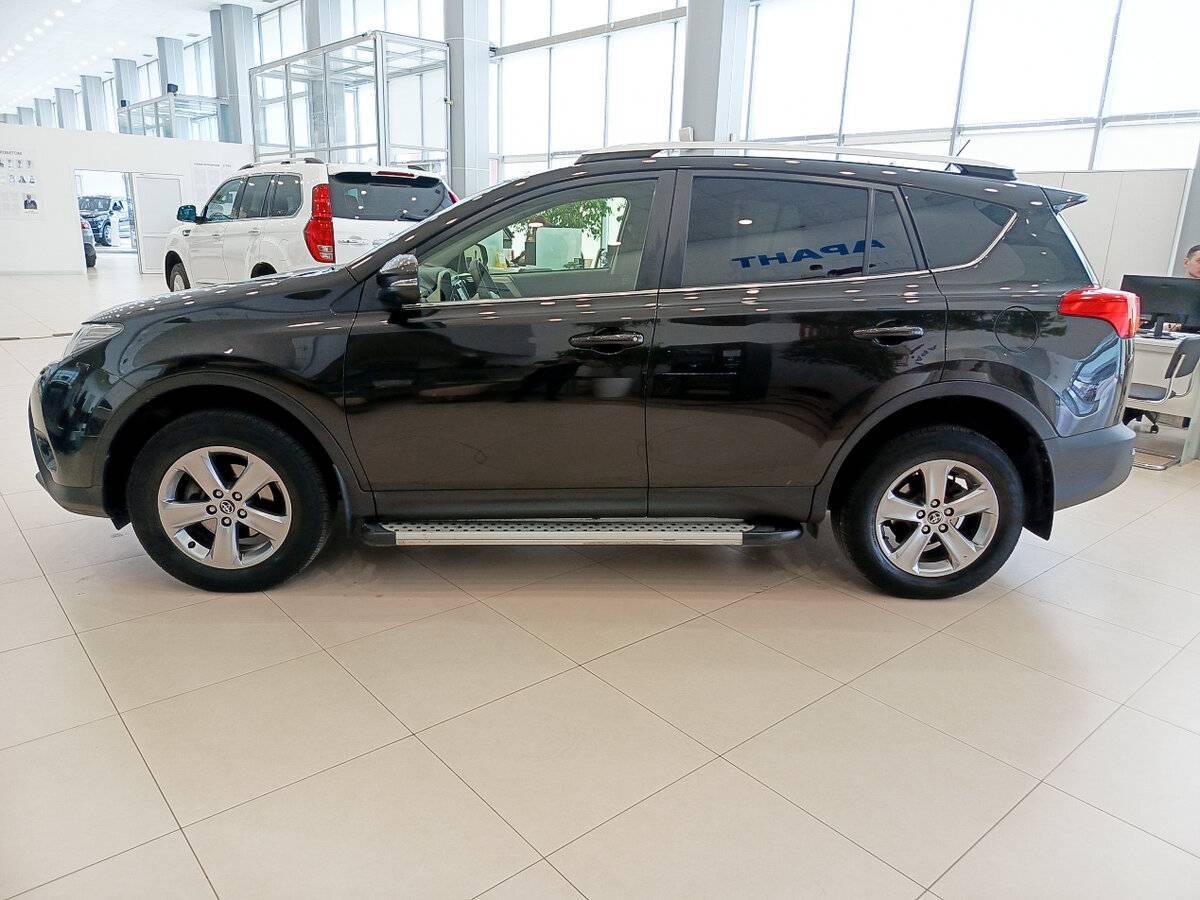 Б/У Тойота Рав4 2015 года. Фото: #7