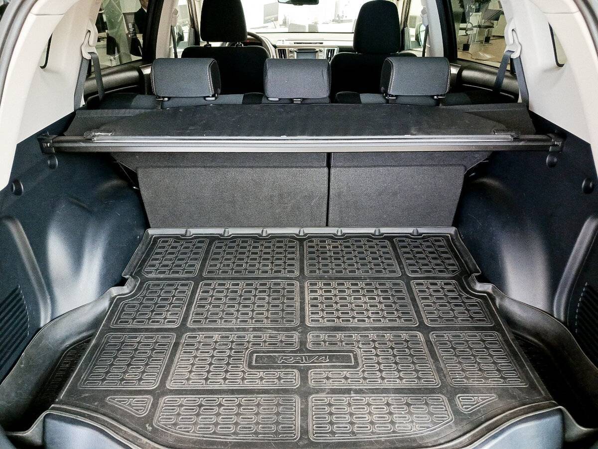 Б/У Тойота Рав4 2015 года. Фото: #9