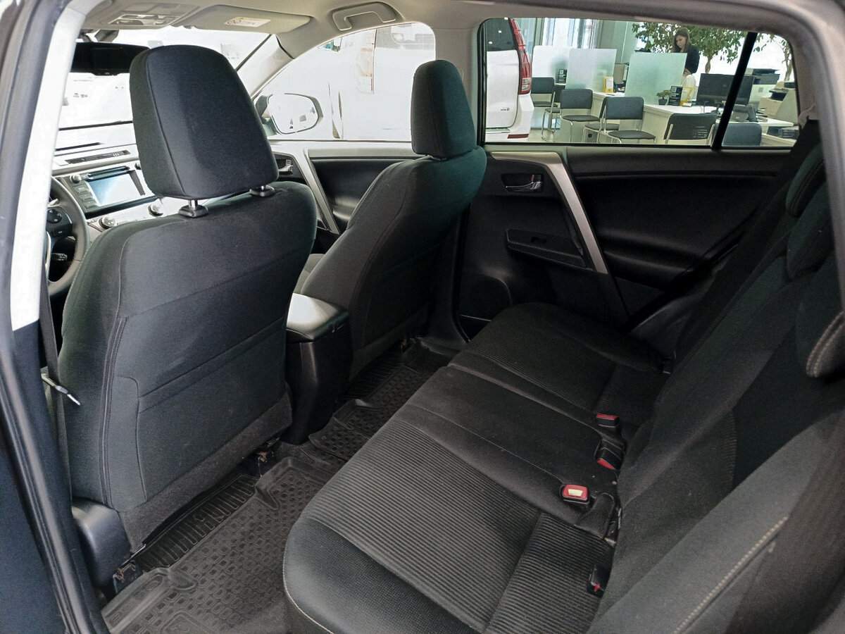 Б/У Тойота Рав4 2015 года. Фото: #11