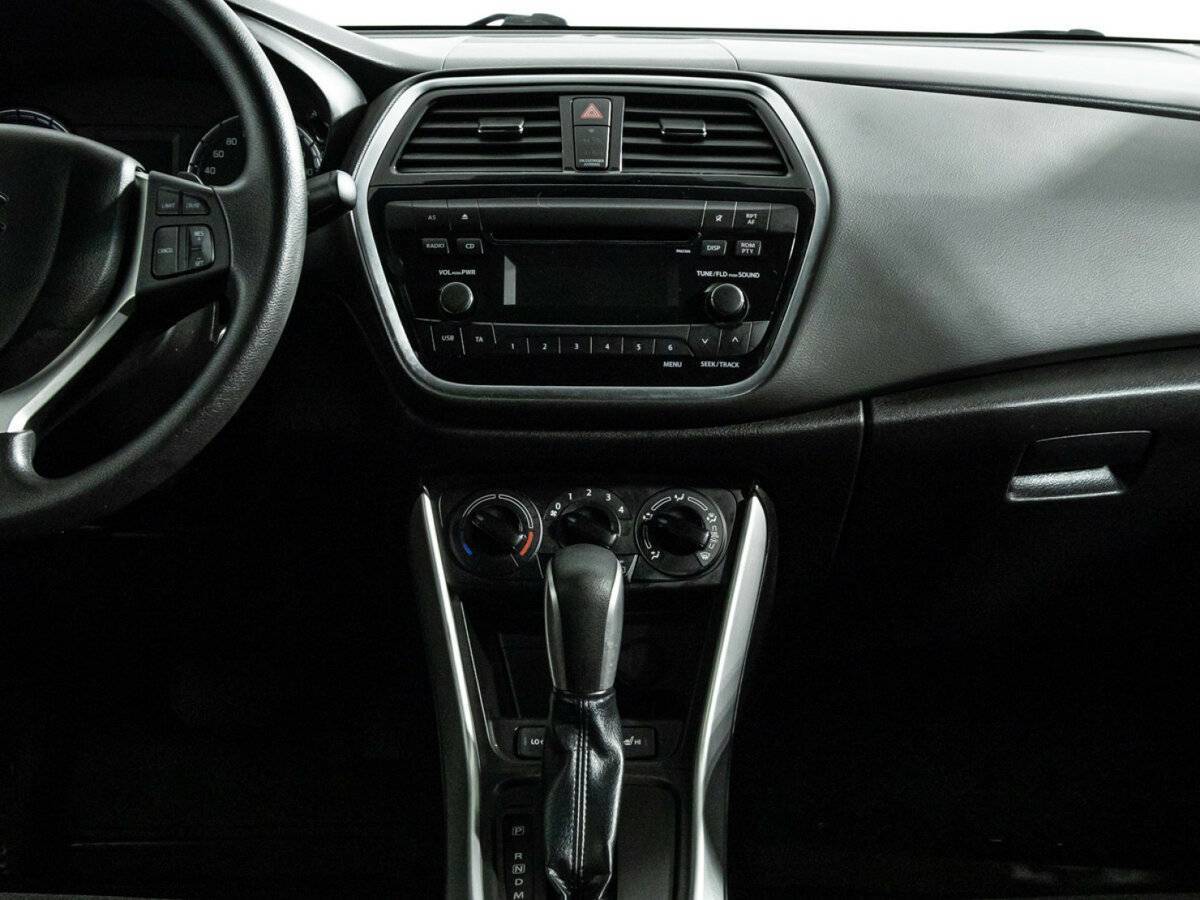 Б/У Сузуки С-Икс4 2016 года. Фото: #13