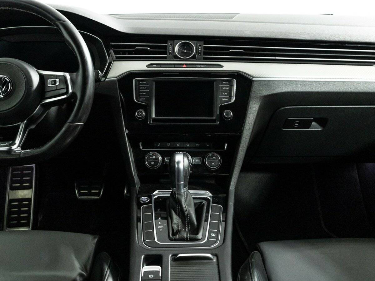 Б/У Фольксваген Пассат 2017 года. Фото: #13