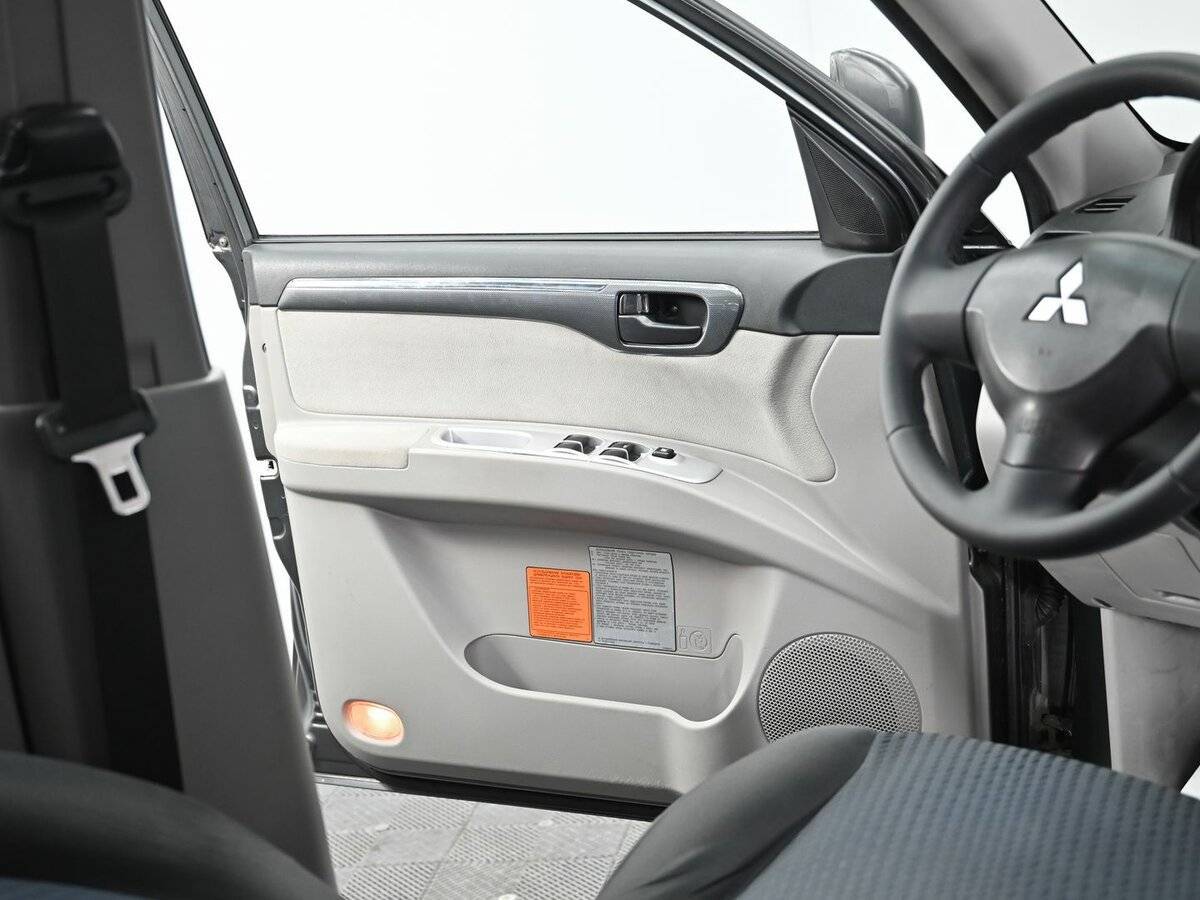 Б/У Митсубиши Паджеро Спорт 2014 года. Фото: #6