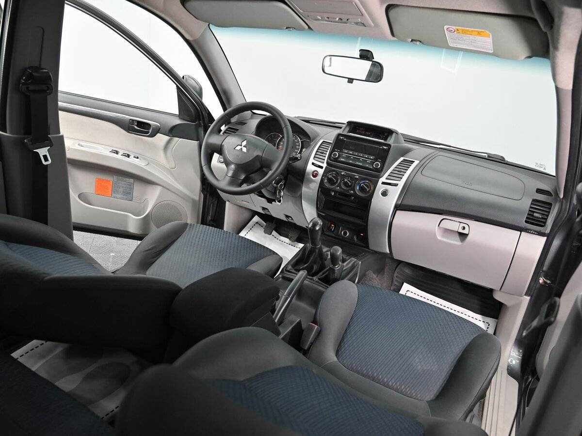 Б/У Митсубиши Паджеро Спорт 2014 года. Фото: #12