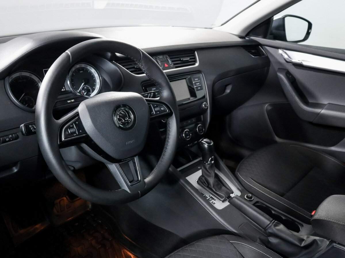 Б/У Шкода Октавия 2016 года. Фото: #9