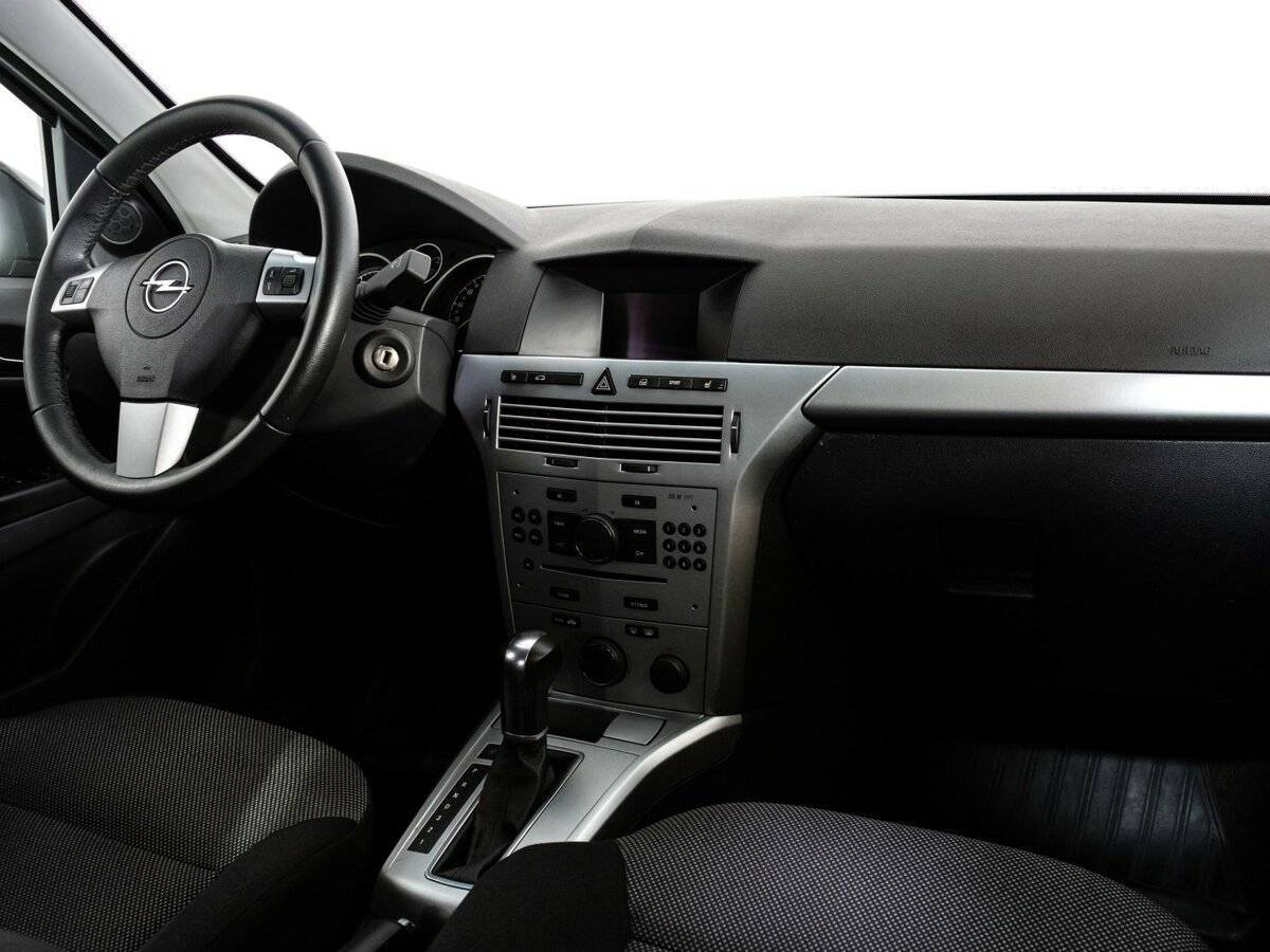 Б/У Опель Астра 2014 года. Фото: #8