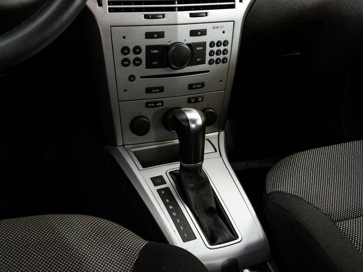 Б/У Опель Астра 2014 года. Фото: #12