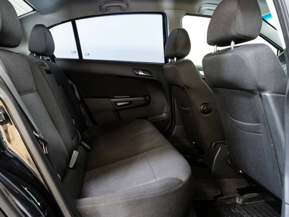 Б/У Опель Астра 2014 года. Фото: #13