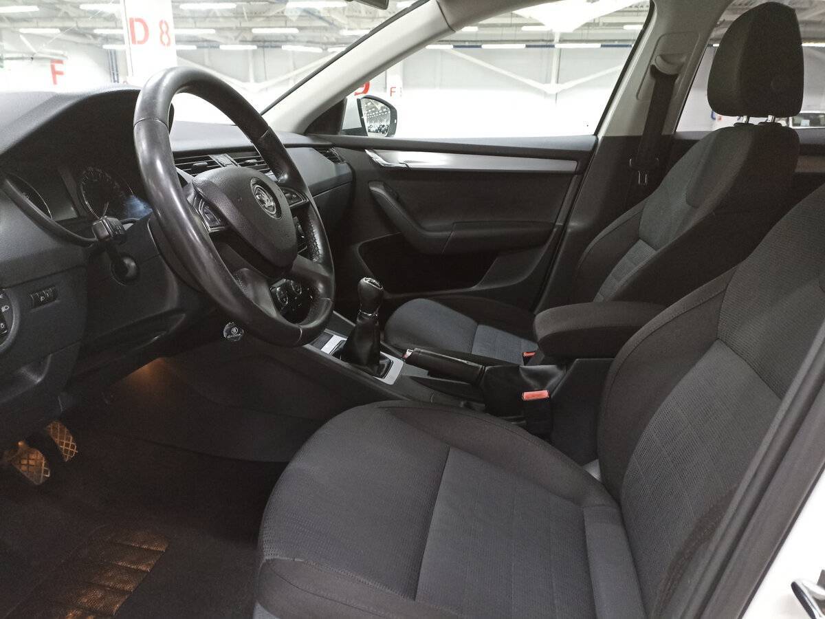 Б/У Шкода Октавия 2013 года. Фото: #15