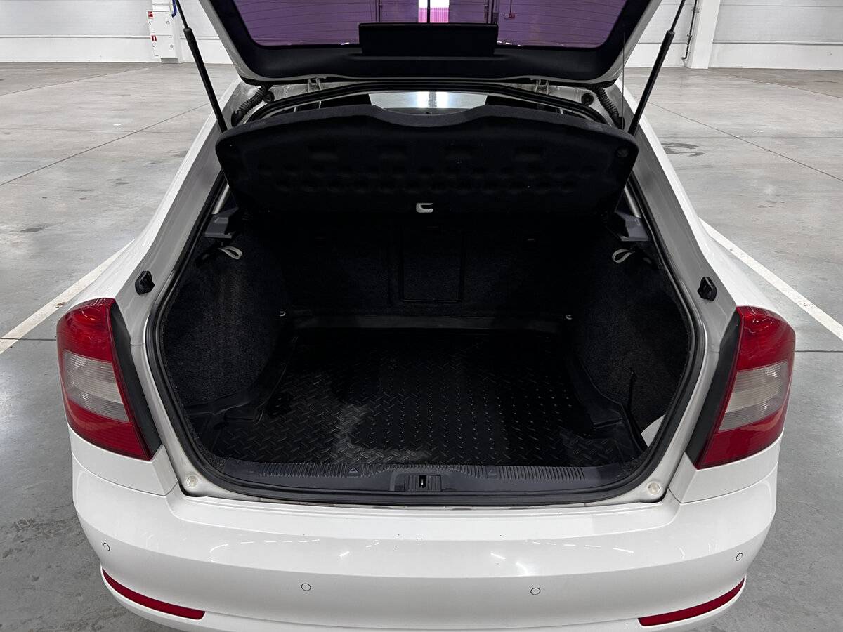 Б/У Шкода Октавия 2012 года. Фото: #9