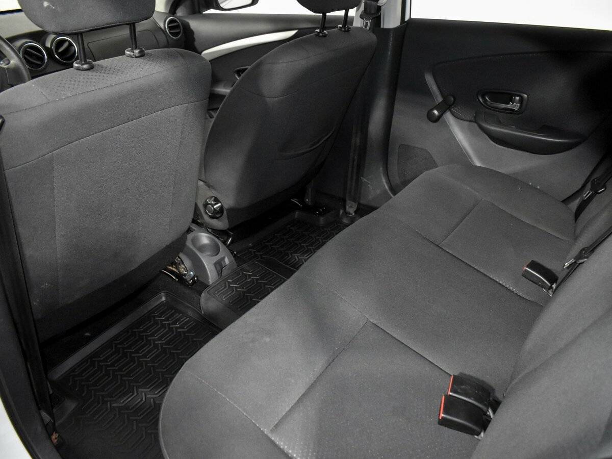 Б/У Ниссан Альмера 2013 года. Фото: #11