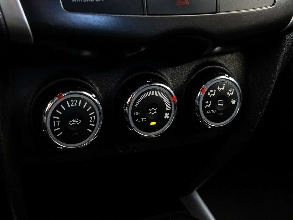 Б/У Митсубиши АС-Икс 2012 года. Фото: #10