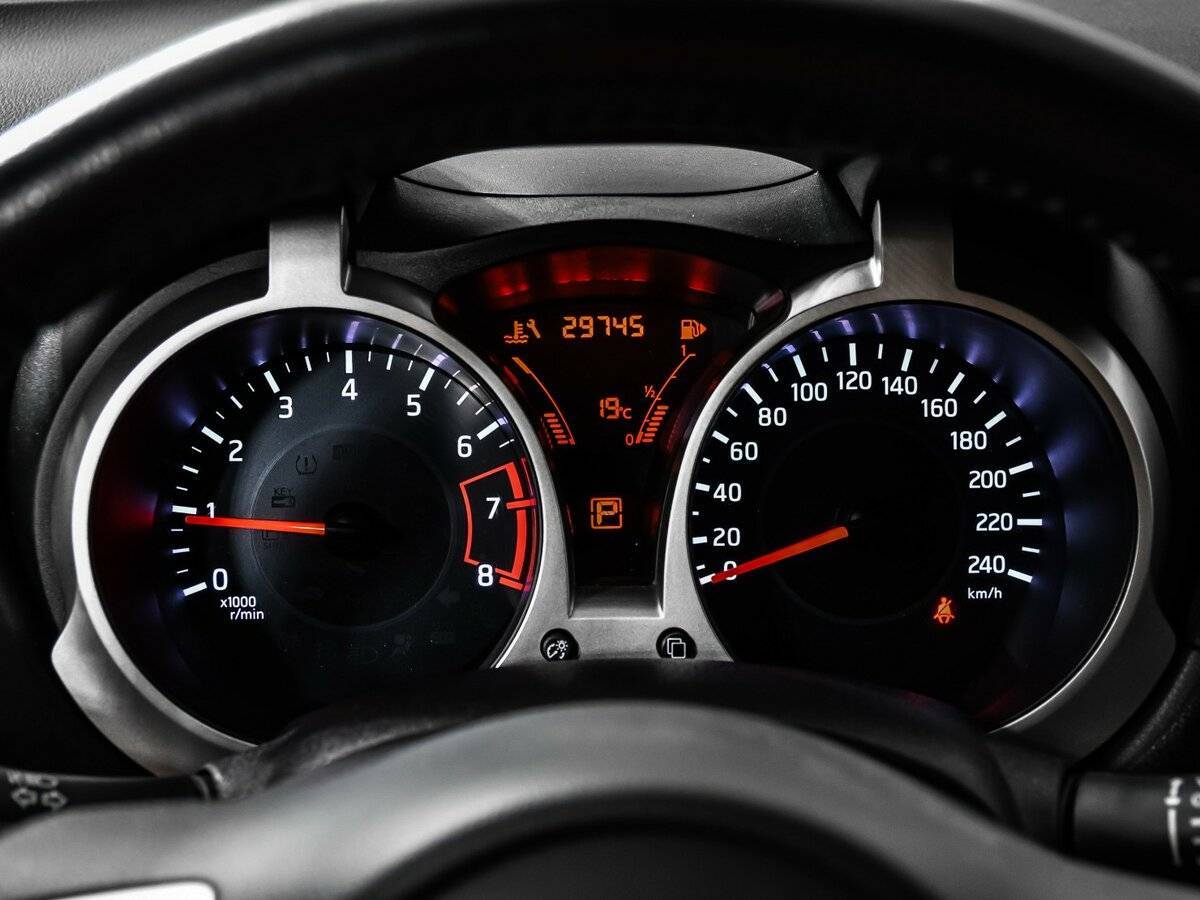 Б/У Ниссан Жук 2015 года. Фото: #9