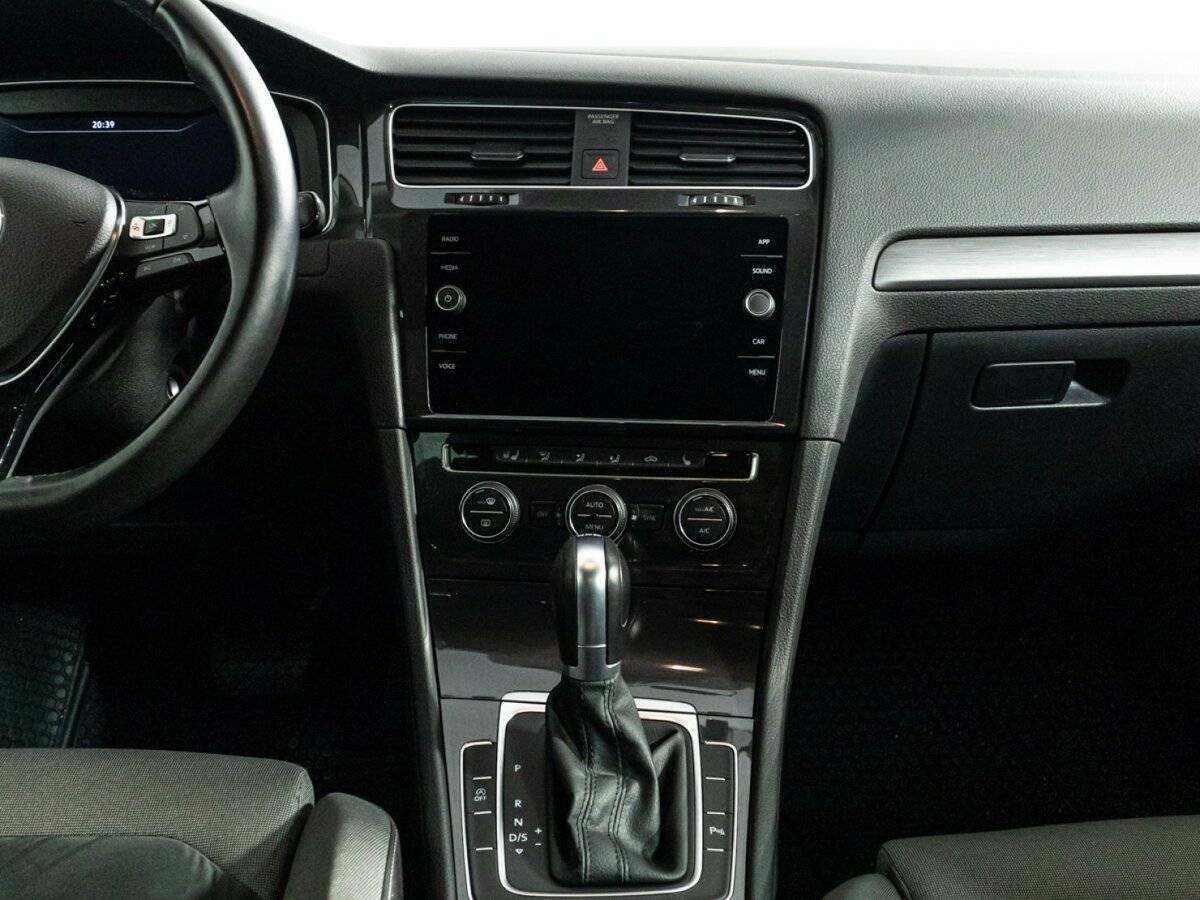 Б/У Фольксваген Гольф 2018 года. Фото: #13