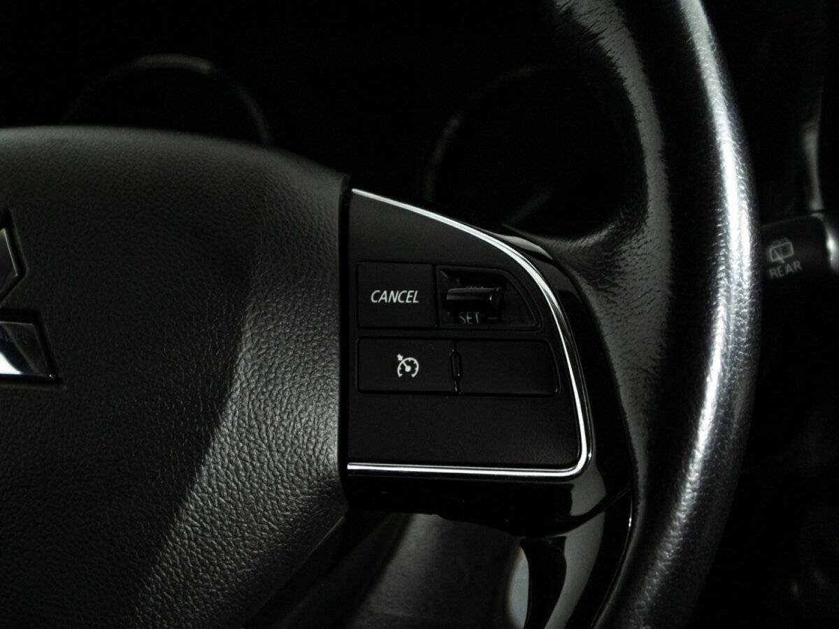 Б/У Митсубиши Оутлэндер 2017 года. Фото: #18