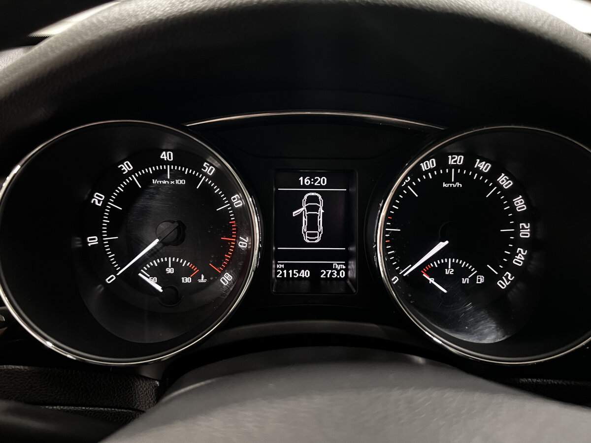 Б/У Шкода Суперб 2014 года. Фото: #12