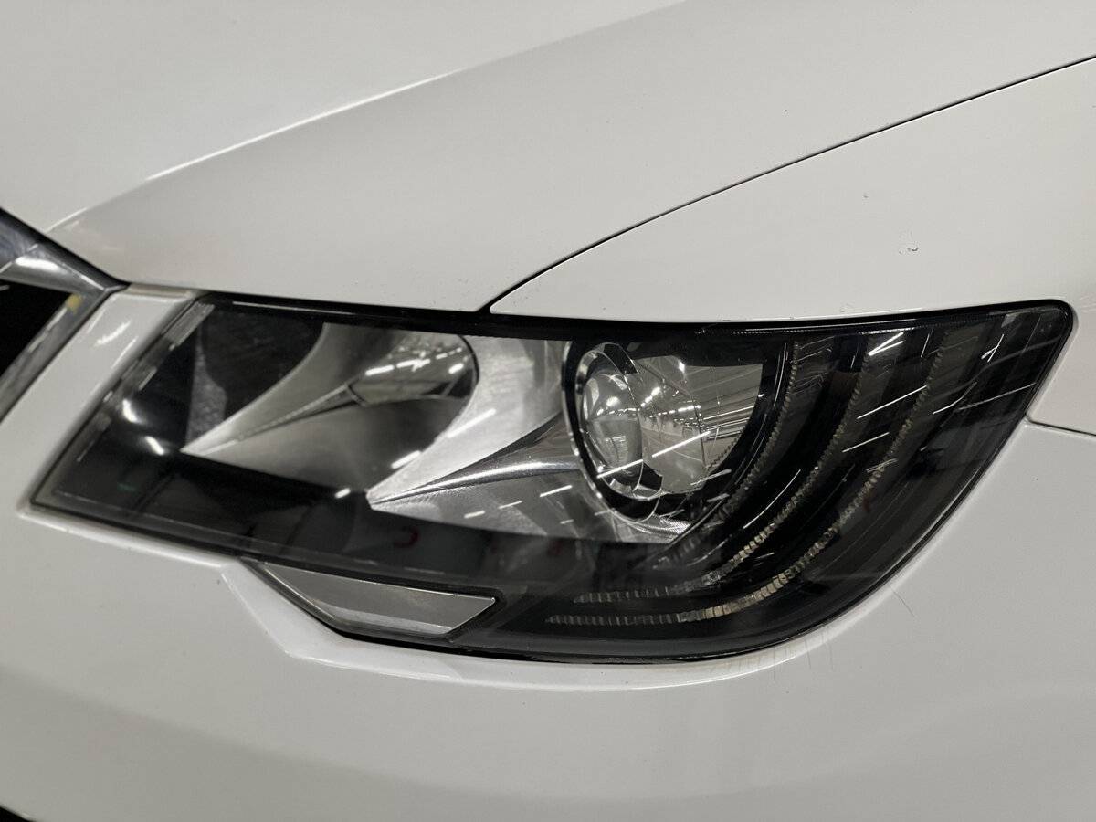 Б/У Шкода Суперб 2014 года. Фото: #16