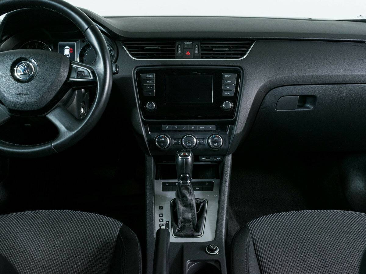 Б/У Шкода Октавия 2014 года. Фото: #8