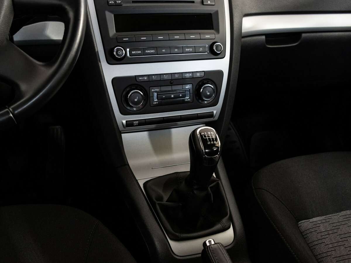 Б/У Шкода Октавия 2012 года. Фото: #9