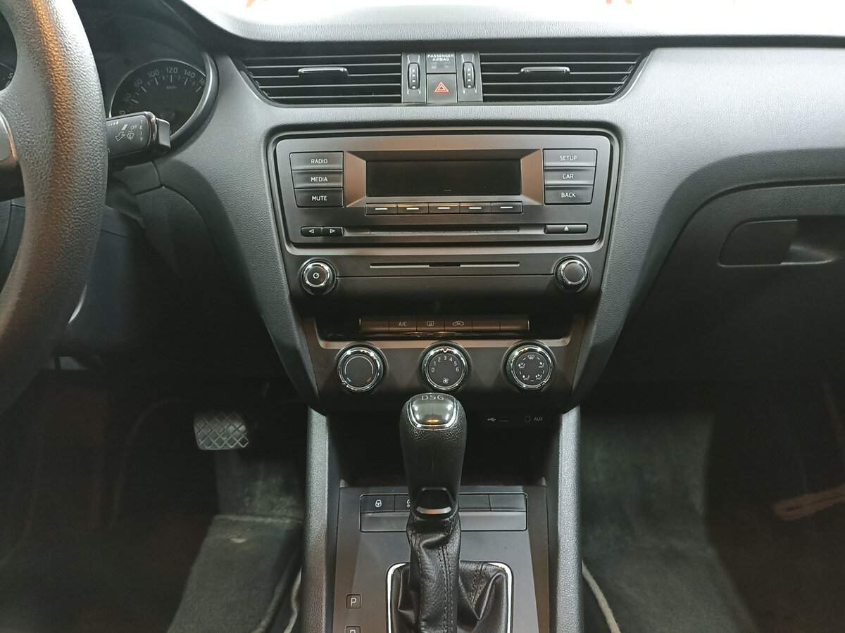 Б/У Шкода Октавия 2013 года. Фото: #14