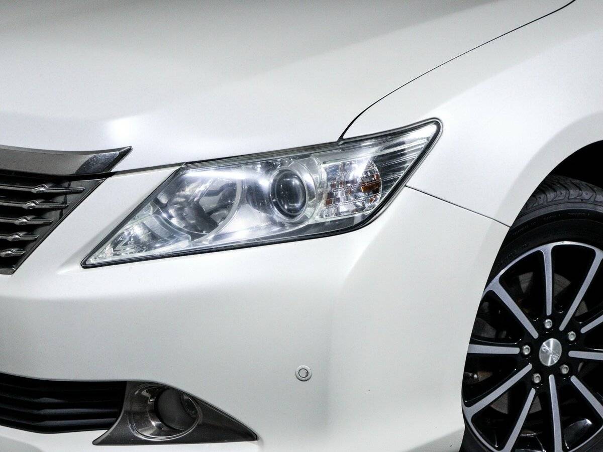 Б/У Тойота Камри 2013 года. Фото: #15