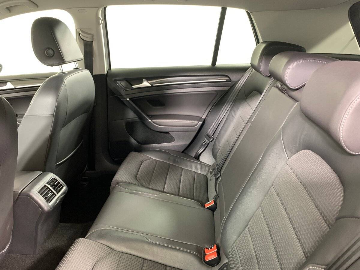 Б/У Фольксваген Гольф 2013 года. Фото: #18