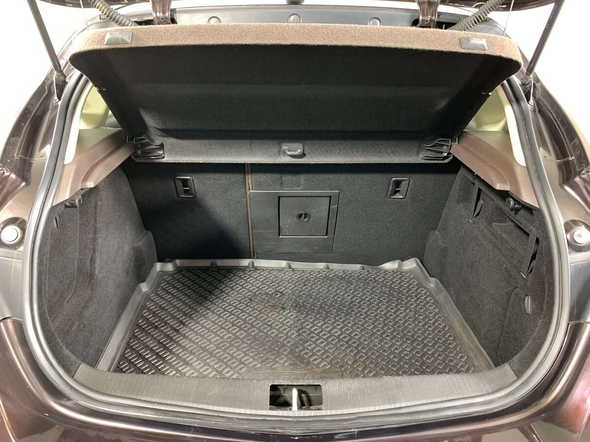 Б/У Опель Астра 2013 года. Фото: #17