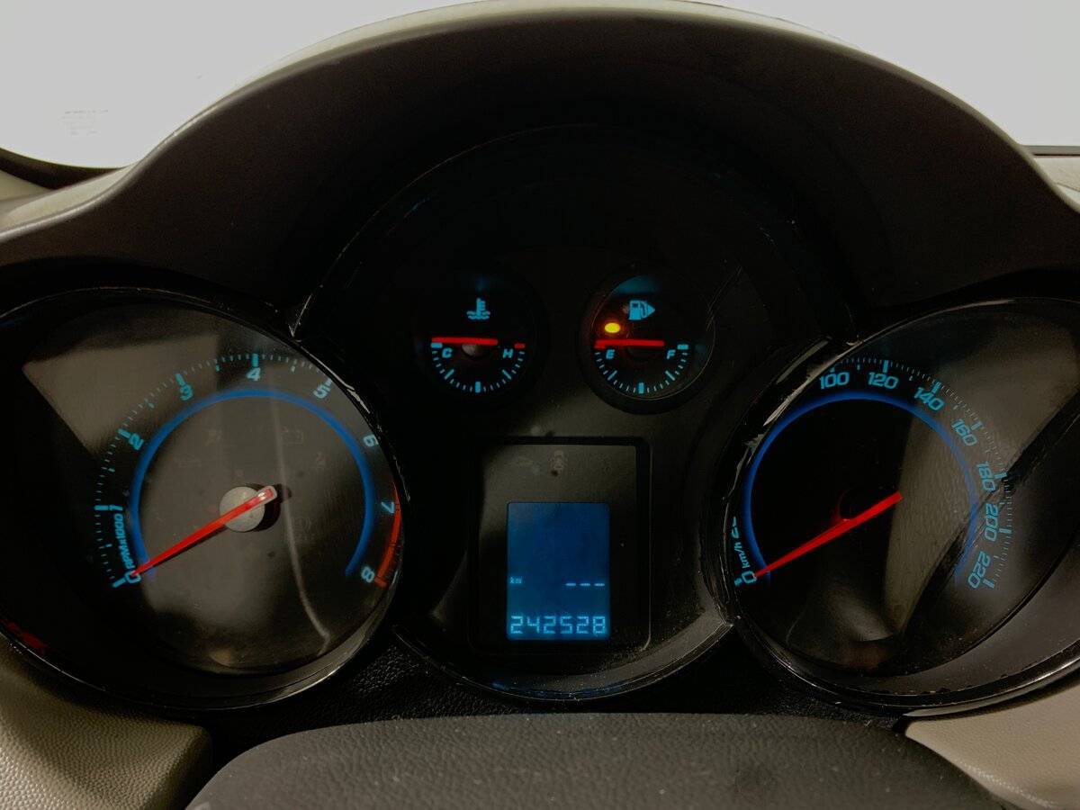 Б/У Шевроле Круз 2012 года. Фото: #13