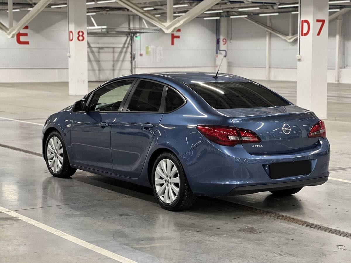Б/У Опель Астра 2013 года. Фото: #6