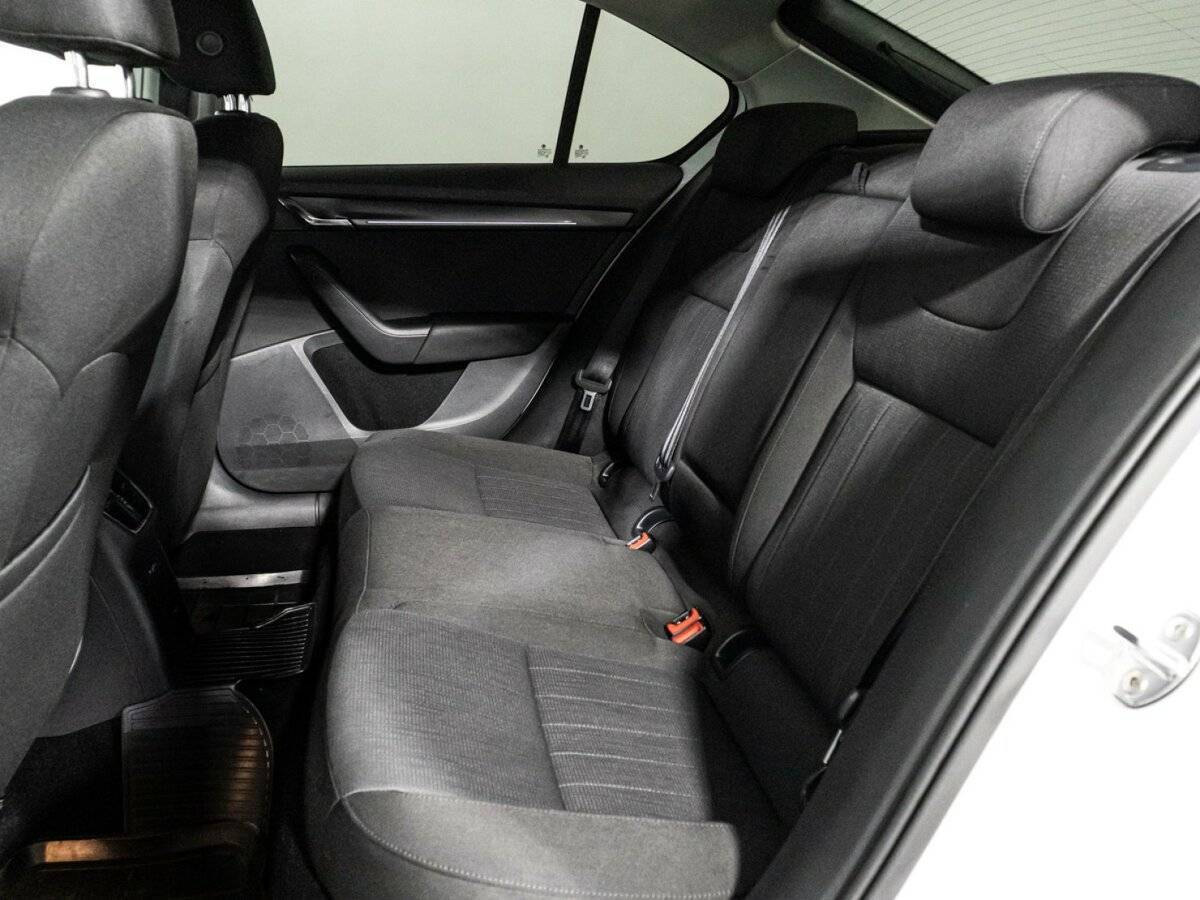 Б/У Шкода Октавия 2017 года. Фото: #9