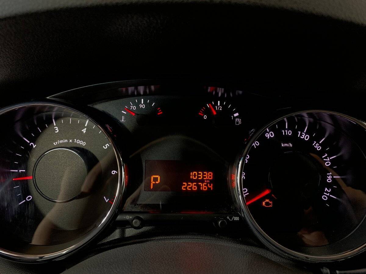 Б/У Пежо 3008 2014 года. Фото: #11