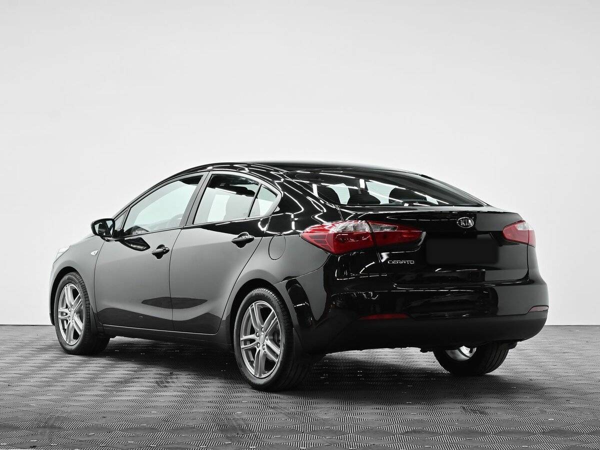 Б/У Киа Церато 2015 года. Фото: #2