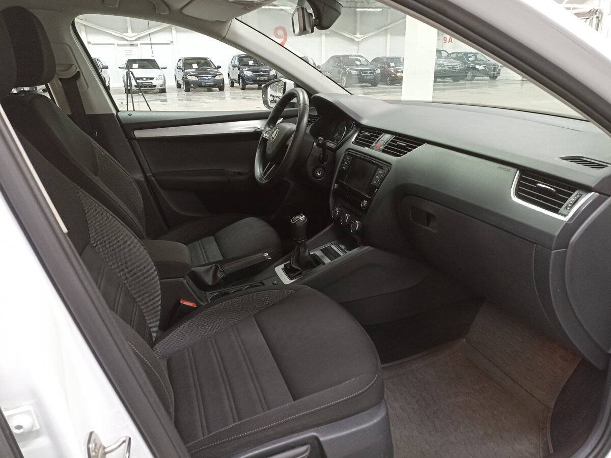 Б/У Шкода Октавия 2019 года. Фото: #10