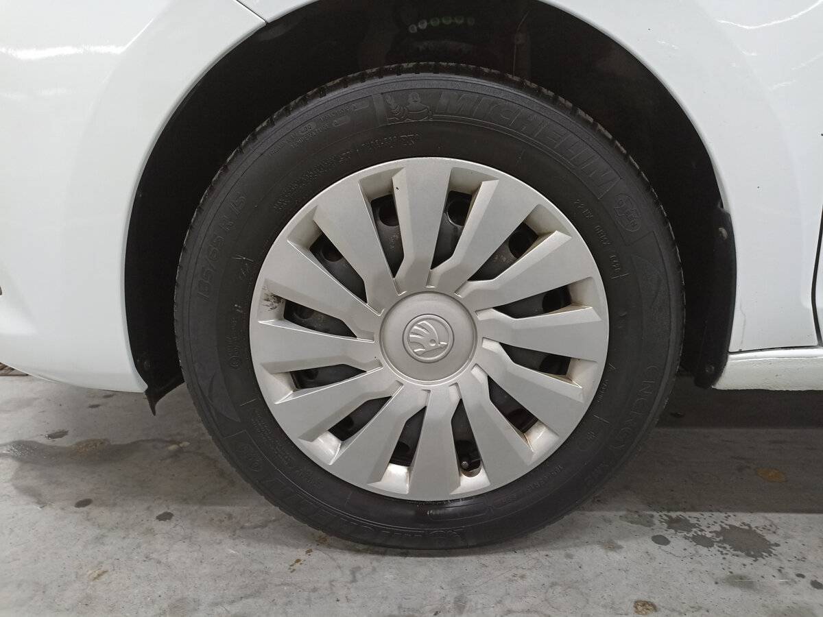 Б/У Шкода Рапид 2021 года. Фото: #17