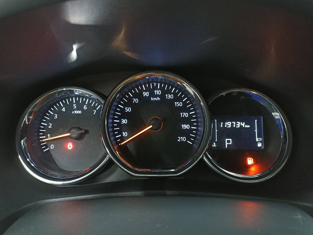 Б/У Рено Логан 2020 года. Фото: #12