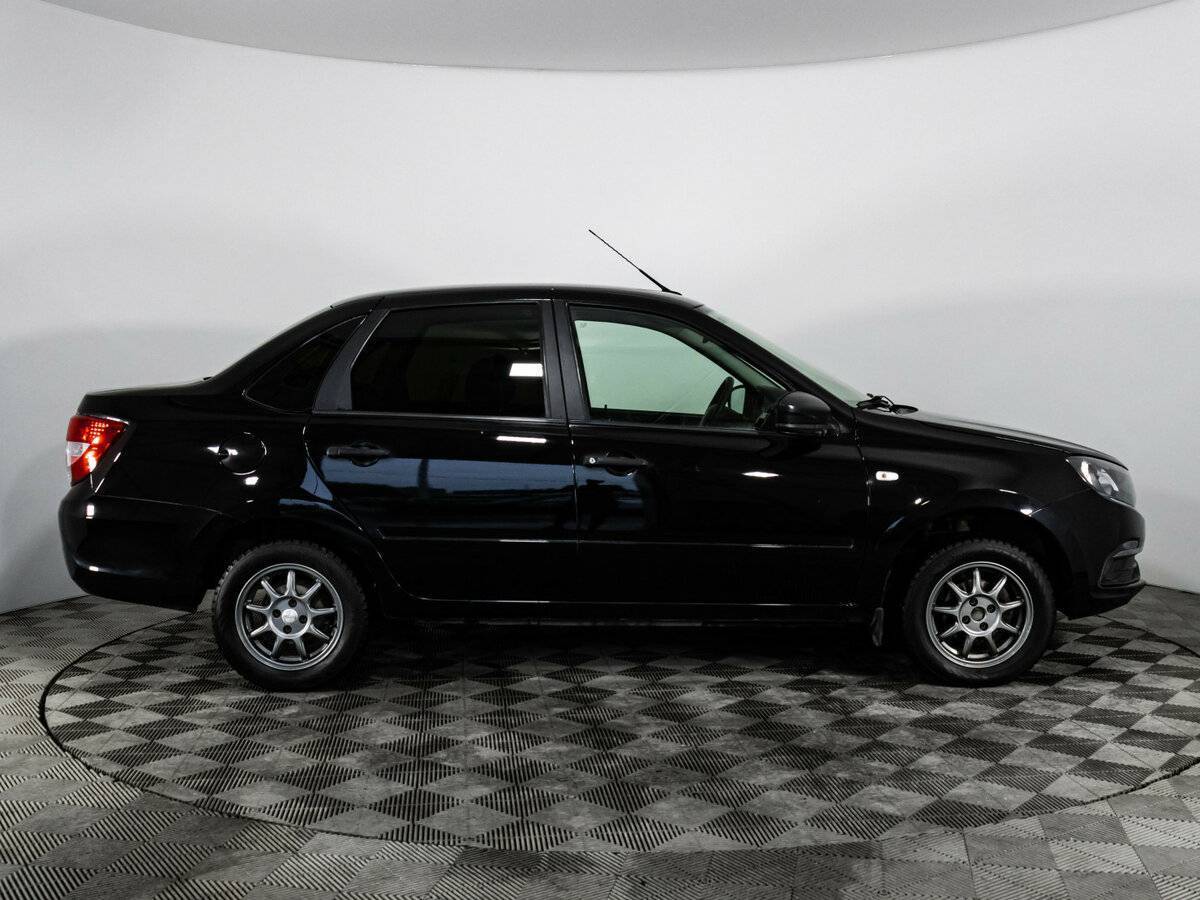 Б/У Лада (ВАЗ) Гранта 2020 года. Фото: #3