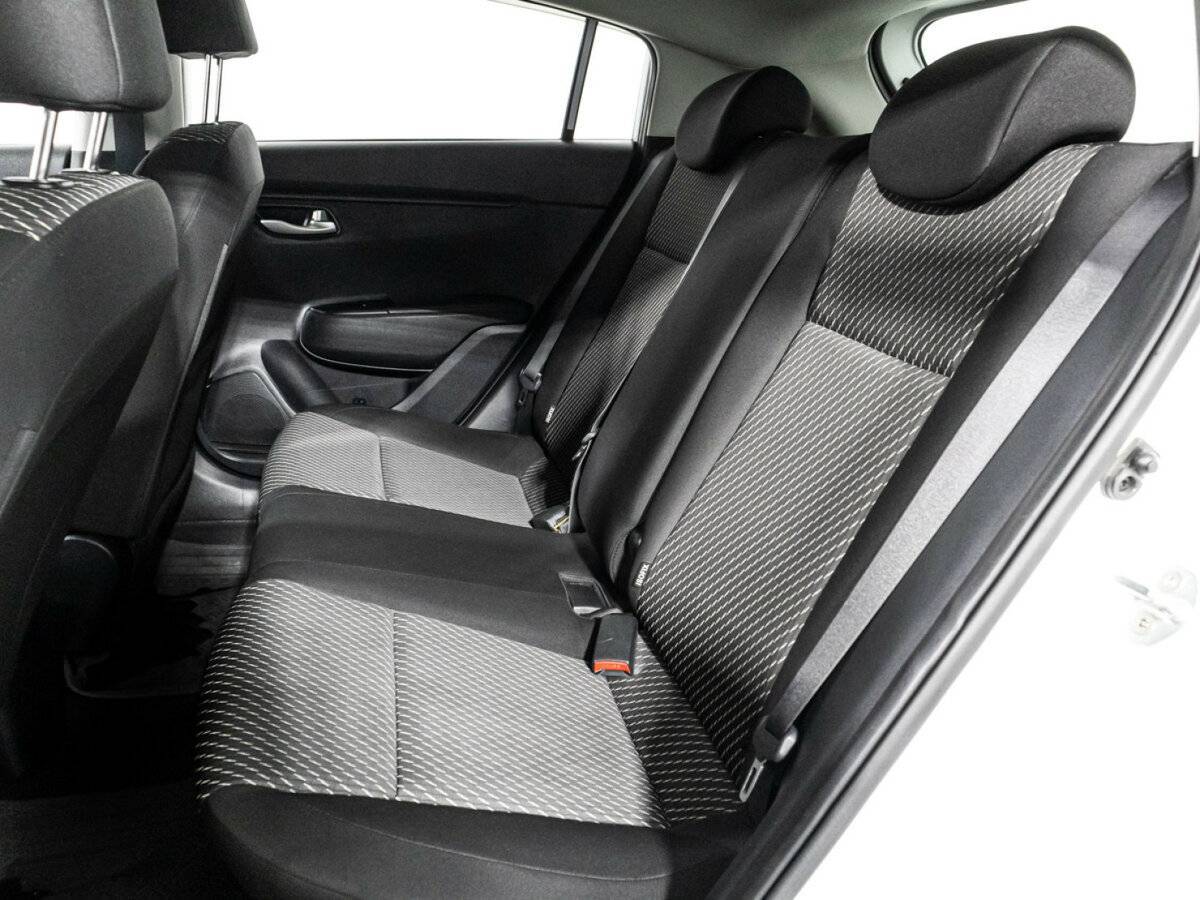 Б/У Киа Рио 2018 года. Фото: #9