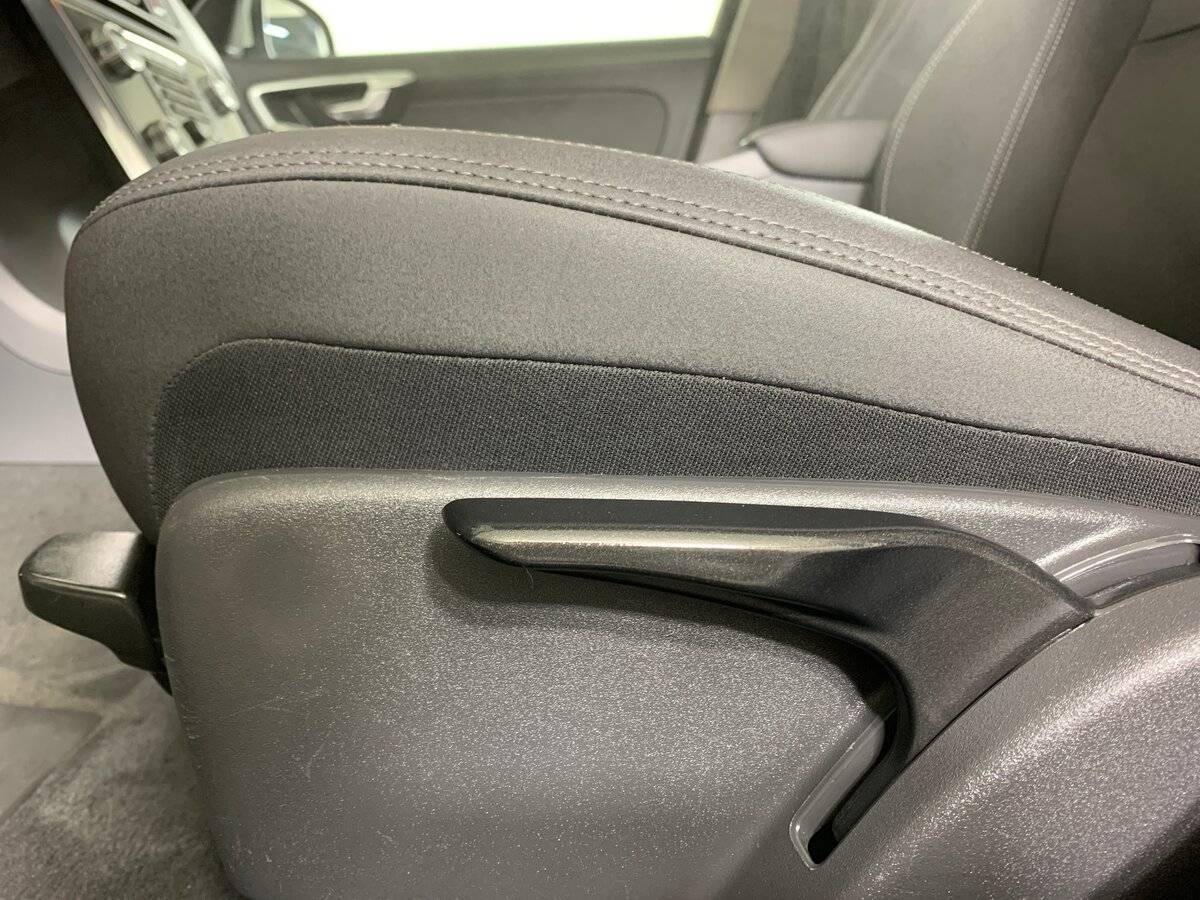 Б/У Вольво С60 2014 года. Фото: #15