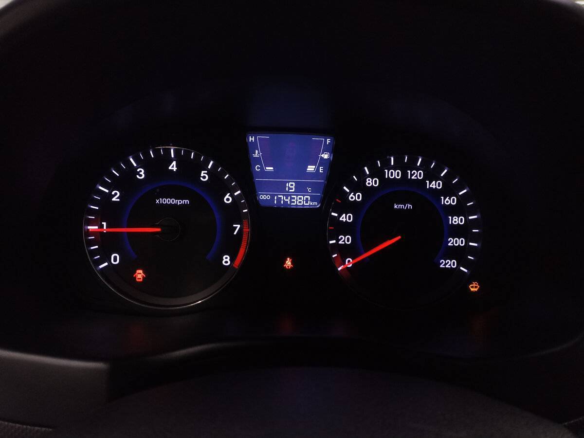 Б/У Хендай Солярис 2013 года. Фото: #12