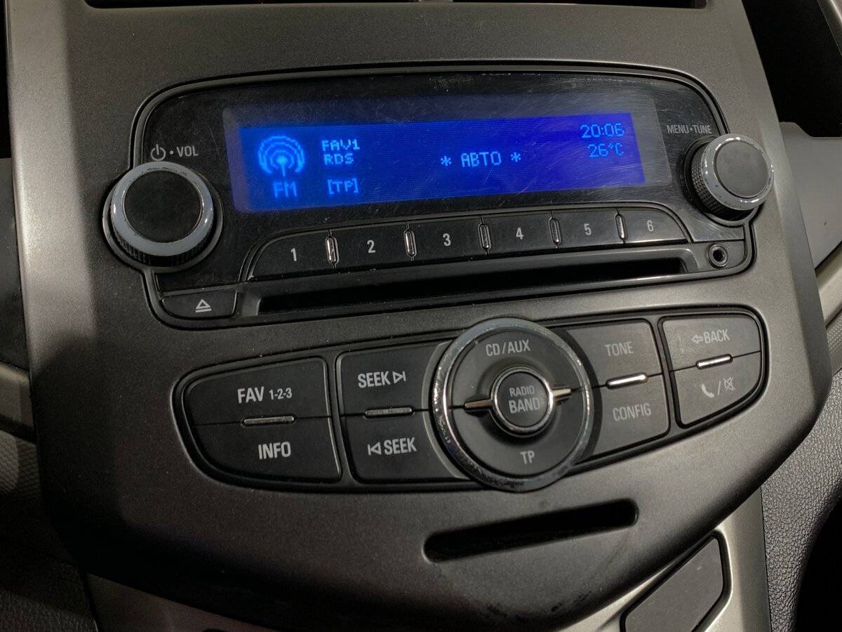 Б/У Шевроле Авео 2014 года. Фото: #14